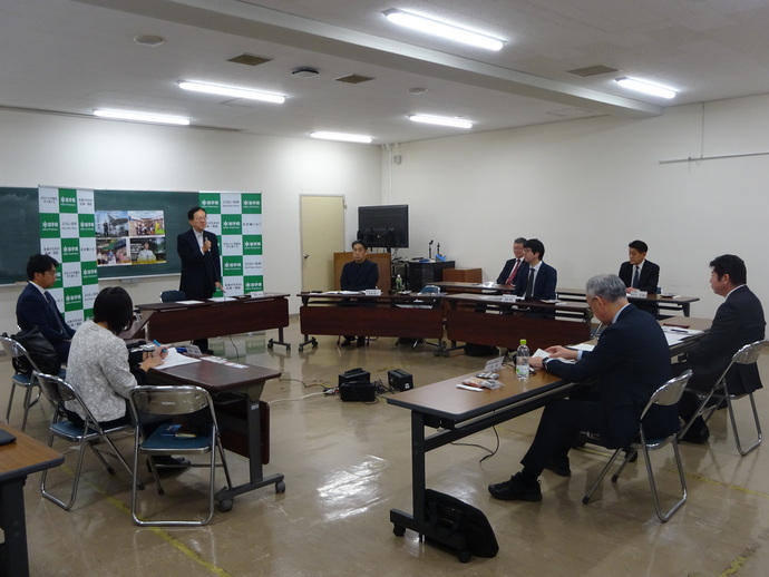 写真：懇談会の様子2
