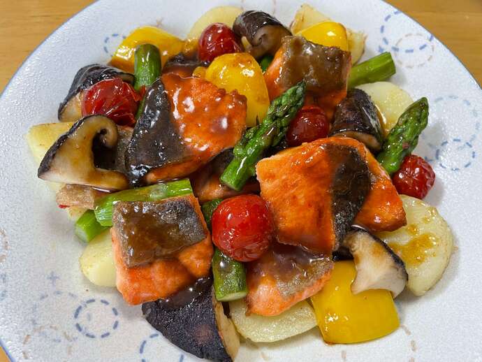 岩手の恵　ふわっとサーモンと彩り野菜のバター醤油仕立て