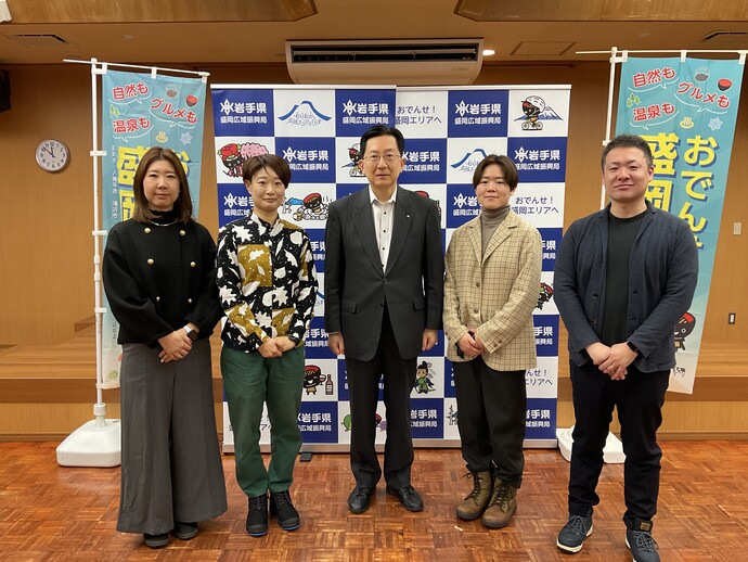 写真：懇談会の様子1