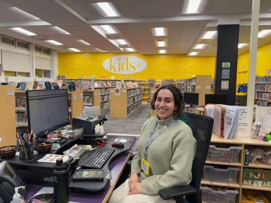 図書館受付での様子