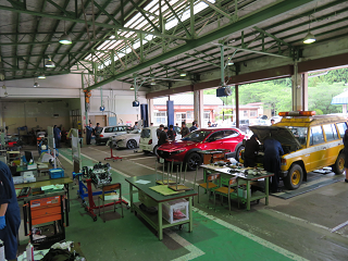 自動車整備実習風景その1