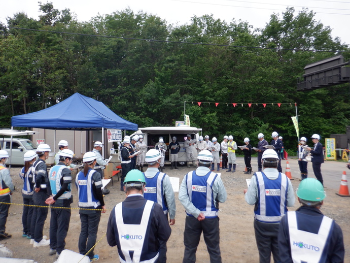 【令和8年7月2日掲載】建設現場を“体感”！  久慈地域の県と市町村職員を対象に、ICT技術を活用した工事の現場見学会を開催
