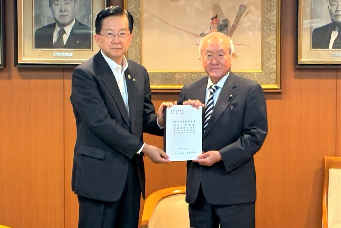 自由民主党　鈴木俊一　幹事長 写真