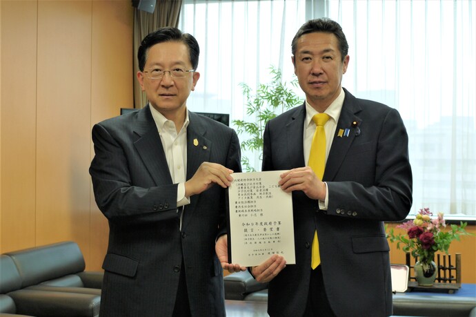 内閣府（地方創生）　黄川田仁志　大臣　写真
