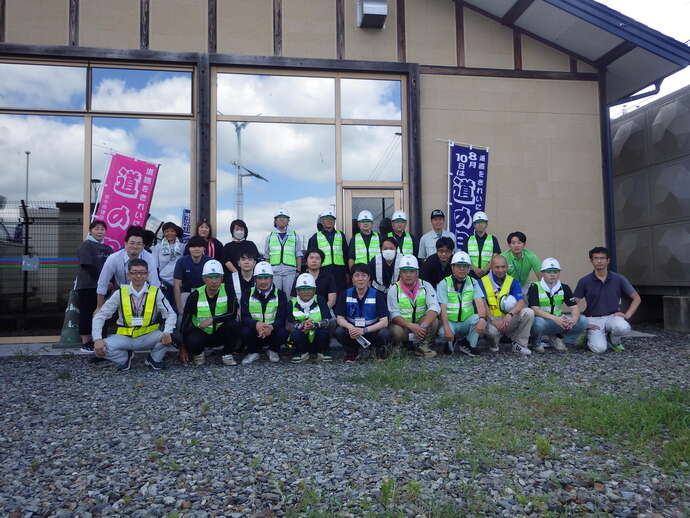 【令和8年8月19日掲載】【千厩土木】清掃活動実施しました！ R8道の日イベントとして、道の駅かわさき、道の駅むろねの周辺道路で清掃活動行いました