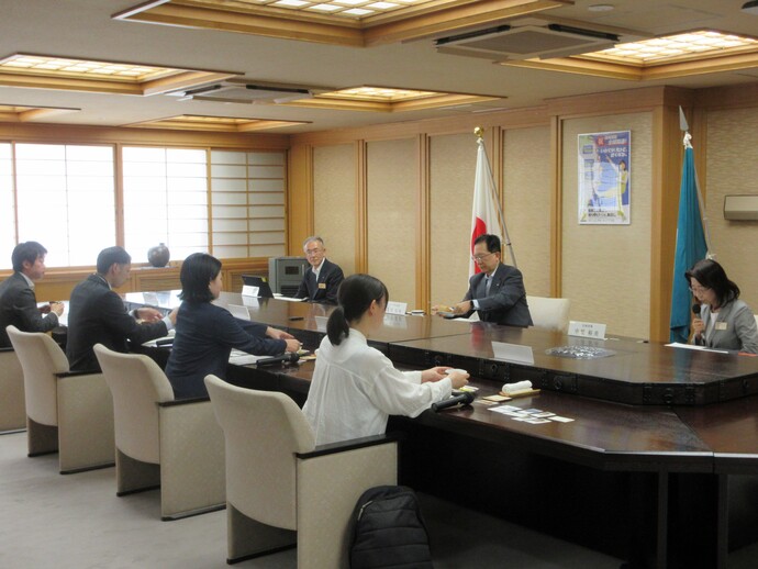 写真：懇談会の様子2