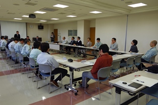 会議の様子の写真