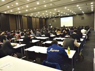 報告会の様子の写真