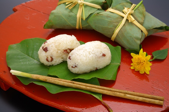 小豆まんまの朴葉包み