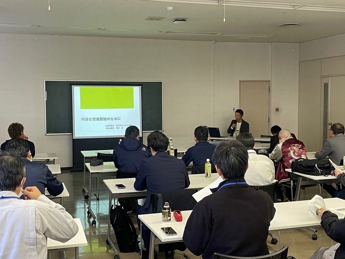 岩城氏の講演の様子