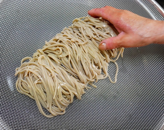 打ち立て、茹でたてを提供できるよう、心掛けています。