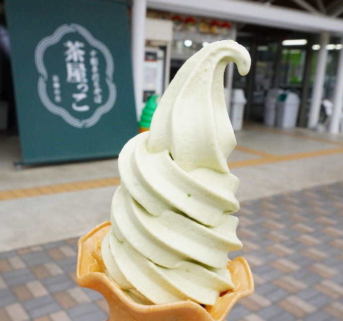 春みどり(キャベツ)ソフトクリーム 年間を通して、人気の商品です。