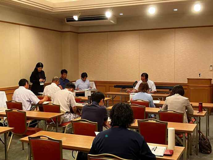 総会の出席者の様子