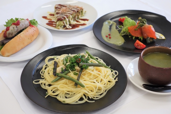 わらびの色や食感を活かした料理（パスタ、スープ等々）