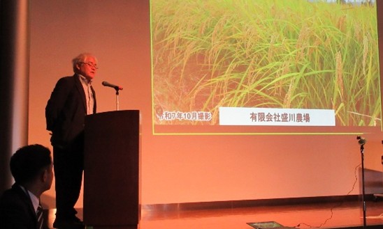 先進導入経営体の盛川氏による事例紹介