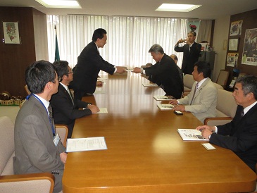 岩手県社会福祉協議会高齢者福祉協議会会長表敬の写真