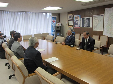 日本観光振興協会理事長表敬の写真