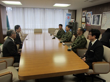 陸上自衛隊東北方面総監表敬の写真