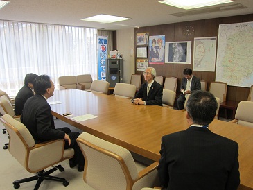 総務省東北総合通信局長表敬の写真