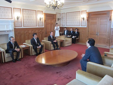 福岡県　小川知事表敬訪問の写真