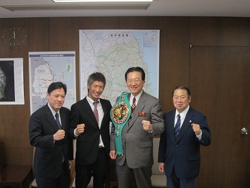 WBC世界スーパーフライ級チャンピオン　佐藤洋太選手表敬の写真