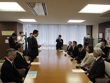 技能五輪国際大会及び国際アビリンピック出場選手表敬の写真