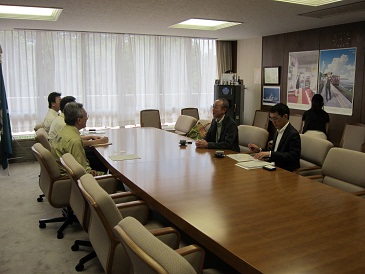 劇団四季会長表敬の写真