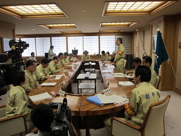 原発放射線影響対策本部員会議の写真