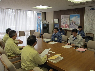 内閣府和田政務官面談の写真