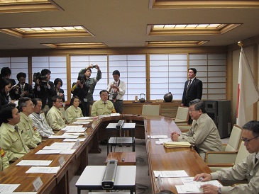 横路衆議院議長面談の写真