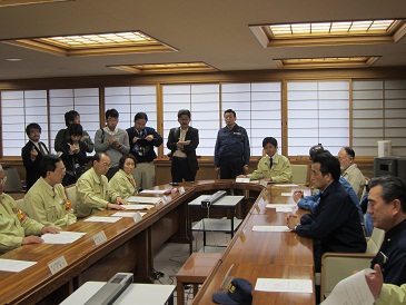 民主党岡田幹事長面談の写真