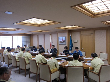 鳩山由紀夫衆議院議員等面談の写真