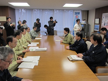 厚生労働省大塚副大臣面談の写真