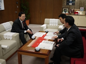 「本音で語ろう県議会」県民意見報告の写真