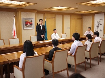 新卒者等就業応援プログラム「知事との懇談会」の写真