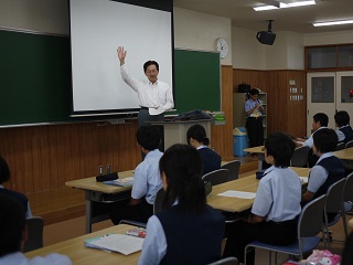 出前授業（一関一高附属中）の写真