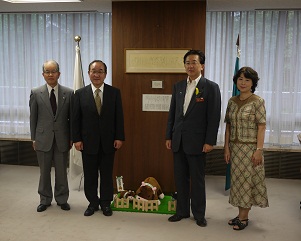 山梨県韮崎市長表敬の写真