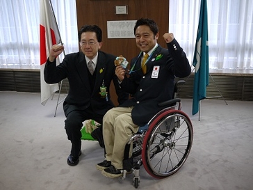 パラリンピック日本代表　横澤高徳選手表敬の写真