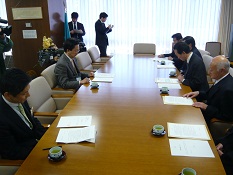 町村会総会決議事項要望の写真