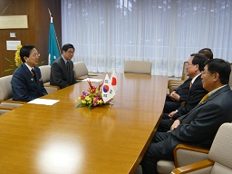 金正秀駐仙台大韓民国総領事表敬の写真