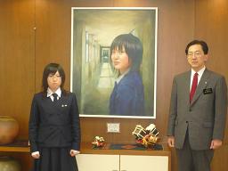 知事室展示作品生徒表敬の写真2