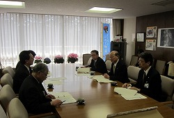 富山県知事の写真2