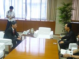 八戸市長表敬訪問の写真