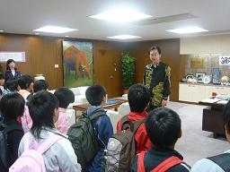 一関市立上折壁小学校3、4年生知事室訪問の写真