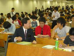 立命館大学「知事リレー講義」の写真