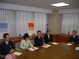 3道県知事とともに文化庁長官を訪問の写真