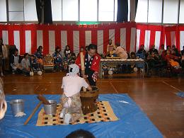 県立療育センター餅のつき始め式に参加の写真