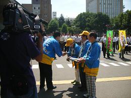 地産地消PRキャラバン出発式に出席の写真