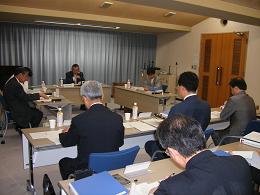 県競馬組合事業運営監視委員会に同席