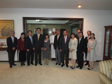 在パラグアイ日本大使館夕食懇談会の写真